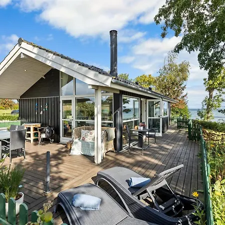 Harthwik - 10m From The Sea By Interhome Brohave