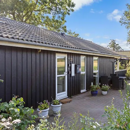 Harthwik - 10m From The Sea By Interhome